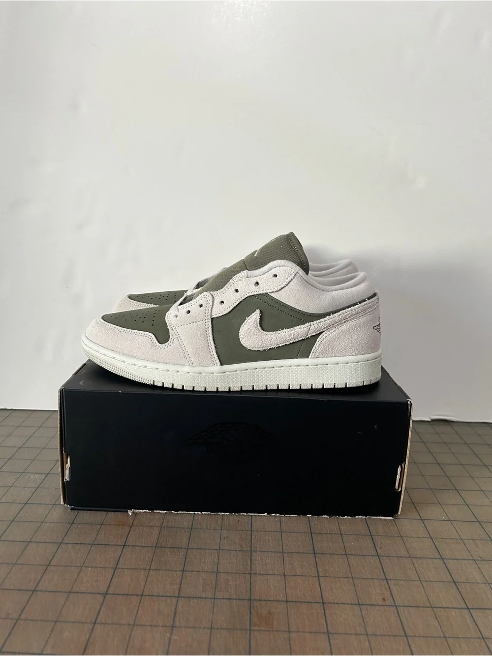 Air Jordan 1 Low ‘Medium Olive’